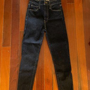 Never Worn Mile High Super Skinny Levi Premium (Size 26)